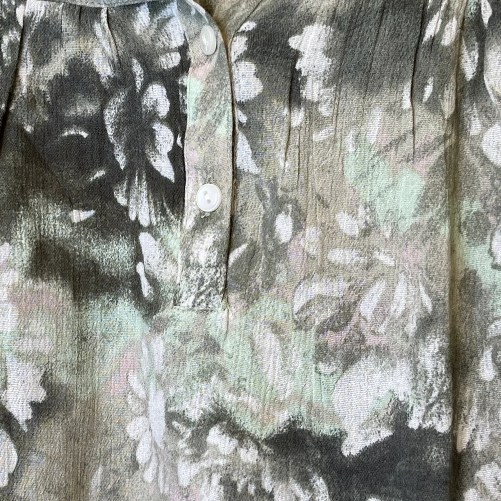 Caslon NWT Watercolor Pattern Short Sleeve Collared Button Front Lightweight Top - Picture 8 of 11